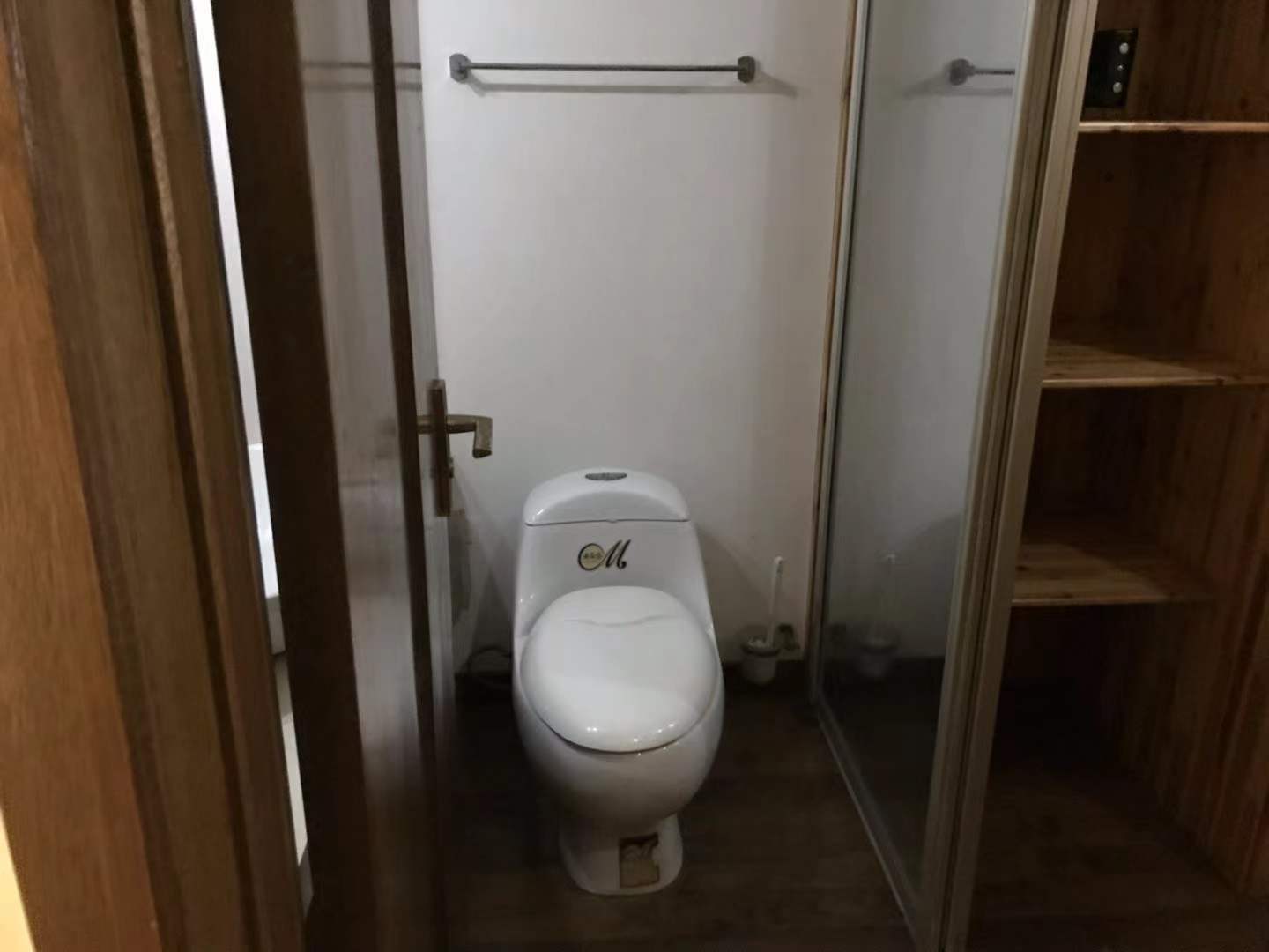 都市华城 4室2厅3卫 210m&sup2;