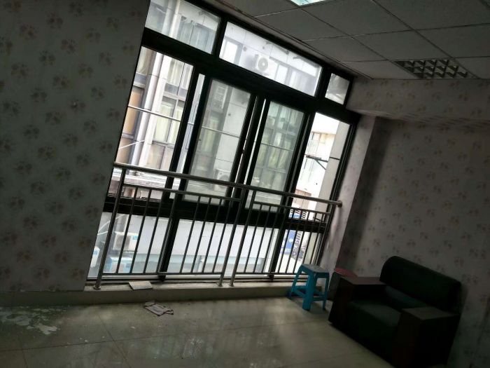 太阳鑫城 3室2厅1卫 119m&sup2;