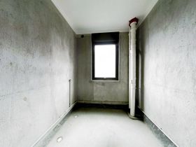 万濠山庄 3室2厅2卫 143m&sup2;