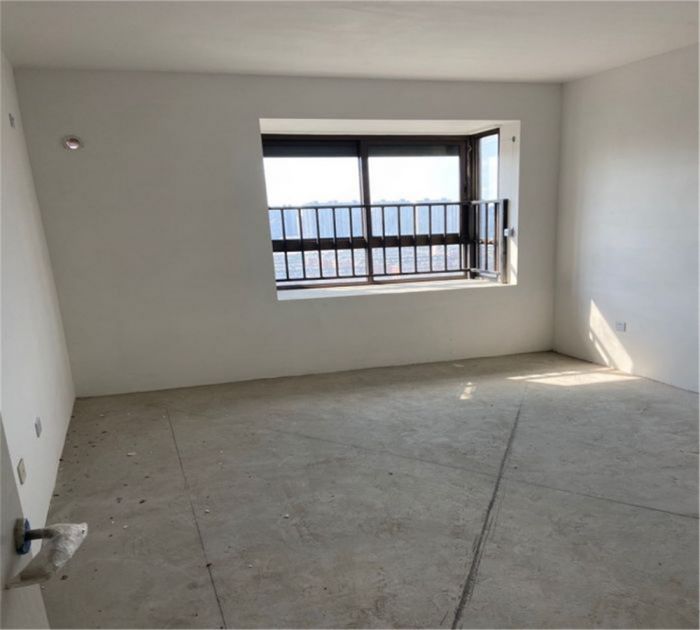 皇家花园北区 4室2厅2卫 143m&sup2;