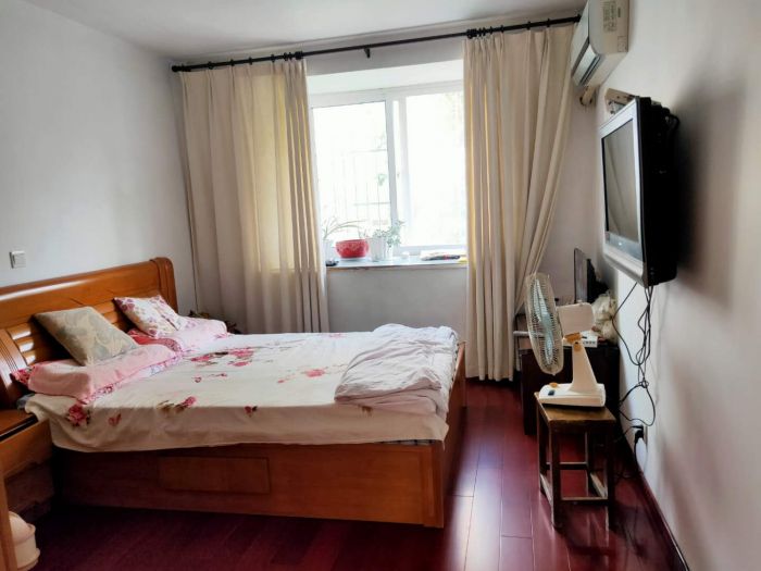 春晖花园 3室2厅2卫 136m&sup2;