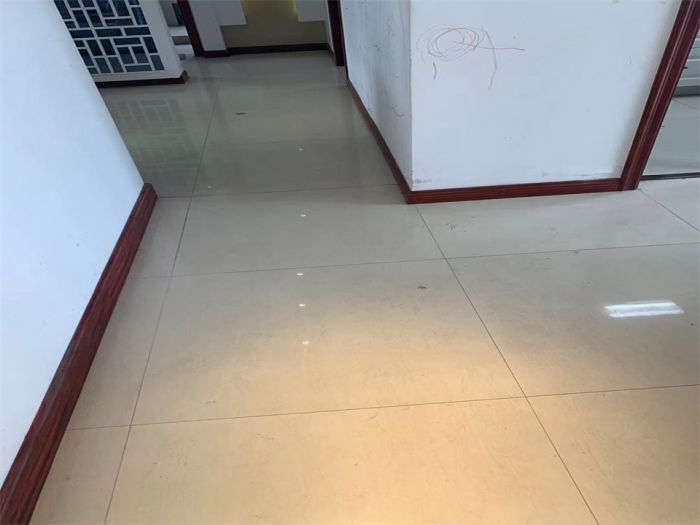 万通城 2室1厅1卫 96m&sup2;