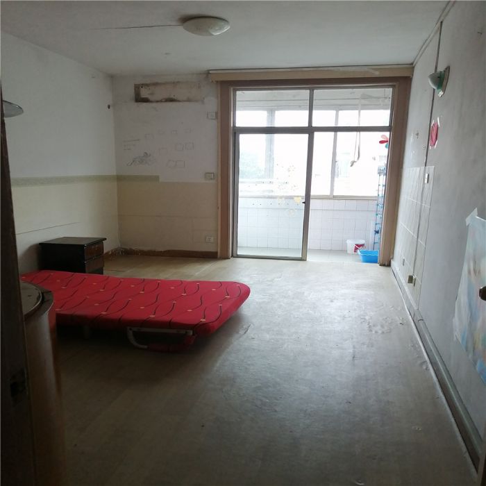 易家桥新村 2室1厅1卫 56m&sup2;
