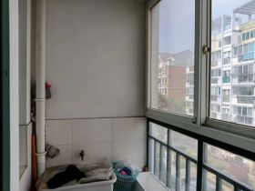 鑫乾花园 3室2厅2卫 138m&sup2;