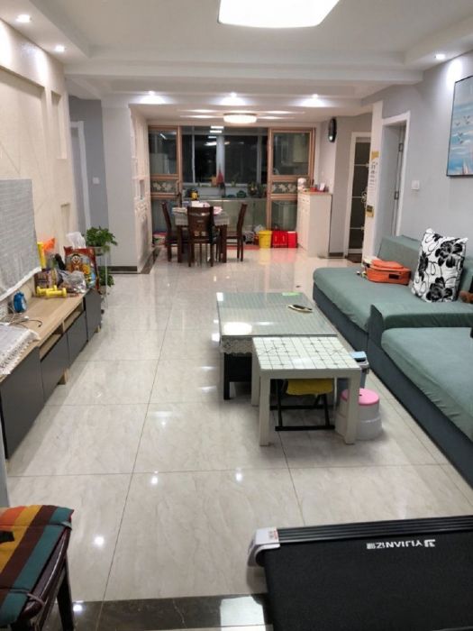 天山花苑 3室1厅1卫 140m&sup2;