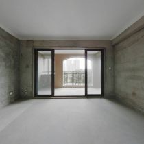 华强城 4室2厅2卫 142m&sup2;