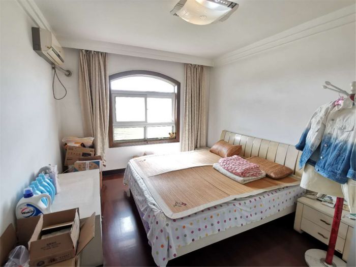 五一新村西区 4室2厅2卫 164m&sup2;