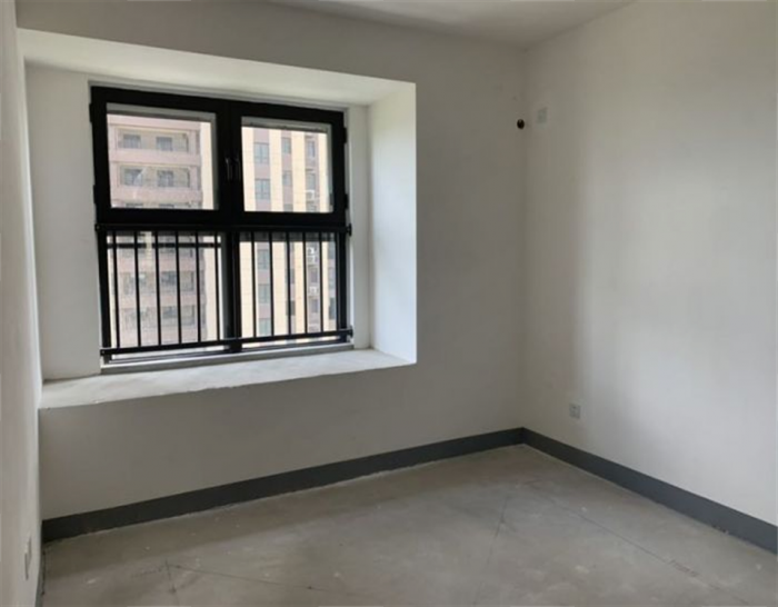 绿地新里城 3室2厅1卫 92m&sup2;