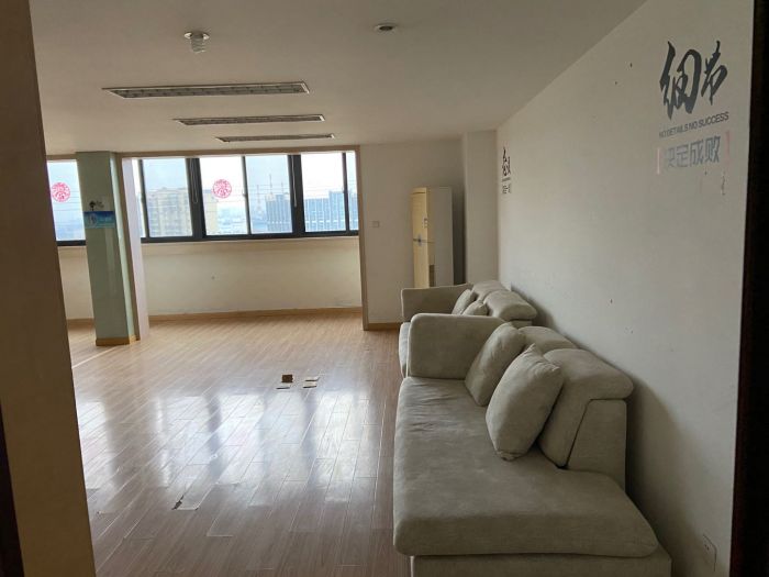 金海岸国际广场 1室厅卫 107m&sup2;