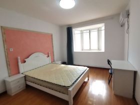 景河苑 5室厅1卫 145m&sup2;