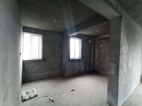 银洋河公寓 3室2厅1卫 126m&sup2;