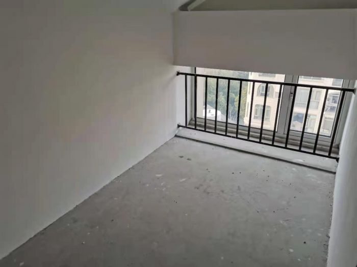 军山花园 4室2厅3卫 233m&sup2;