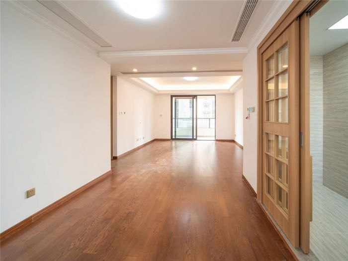 雍华府 4室2厅2卫 136m&sup2;