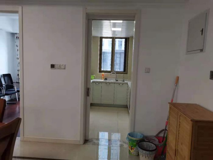九玺台 3室2厅2卫 144m&sup2;