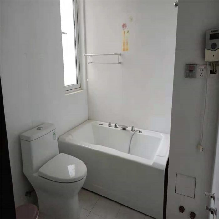 军山花园 3室2厅2卫 138m&sup2;
