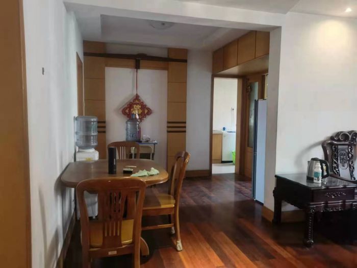 桃坞路服饰城 3室2厅1卫 118m&sup2;