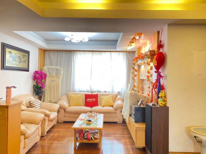 光明东村 3室2厅1卫 120m&sup2;