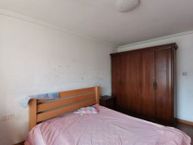 前景花苑 4室2厅2卫 141m&sup2;