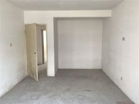 天山花苑 3室1厅1卫 142m&sup2;
