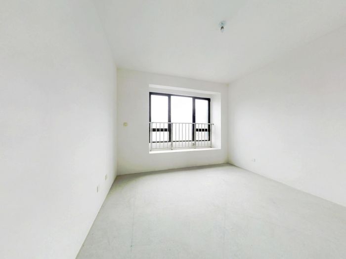 万濠山庄 3室2厅2卫 143m&sup2;