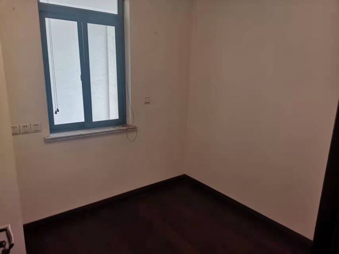 凤凰莱茵苑 3室2厅2卫 200m&sup2;
