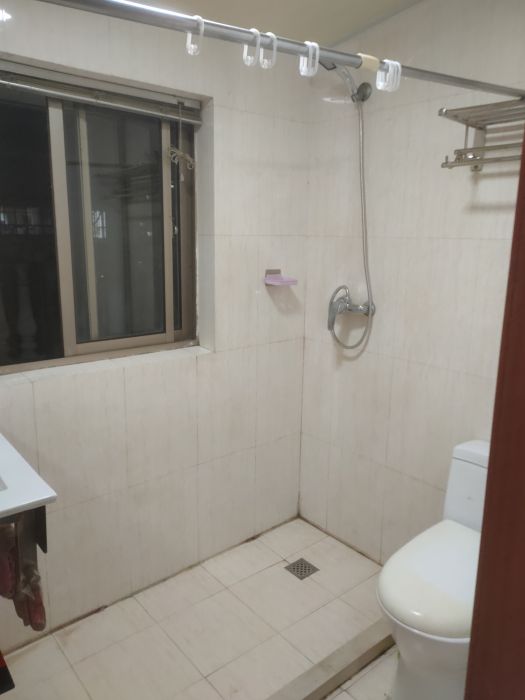 新胜花苑 5室2厅1卫 125m&sup2;