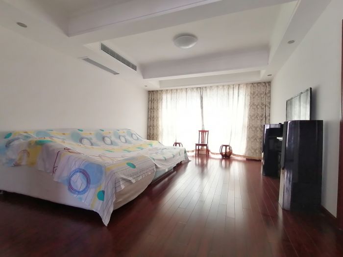 中南世纪花城二期 3室2厅2卫 140m&sup2;