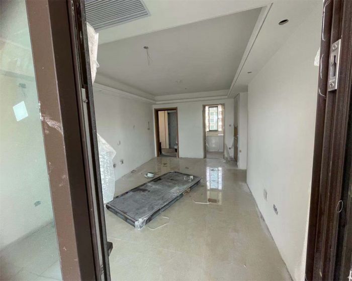 绿地新里城 3室2厅2卫 116m&sup2;