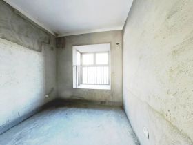 华强城 4室2厅2卫 148m&sup2;