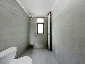 华强城 4室2厅2卫 142m&sup2;