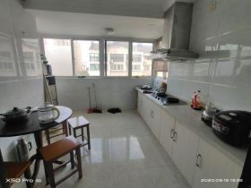 东城花园 4室2厅2卫 228m&sup2;