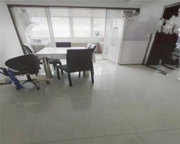 世纪新城 5室1厅1卫 208m&sup2;