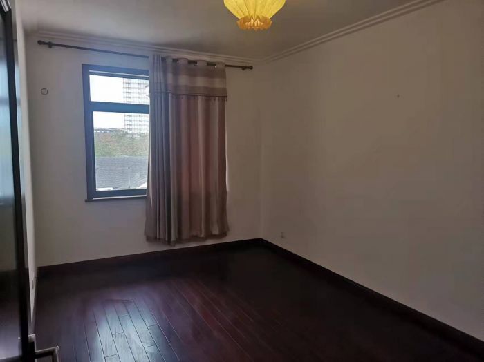 凤凰莱茵苑 3室2厅2卫 200m&sup2;