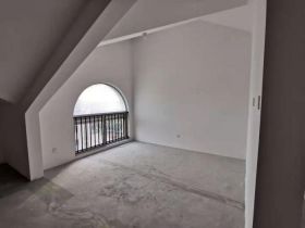 军山花园 4室2厅3卫 233m&sup2;