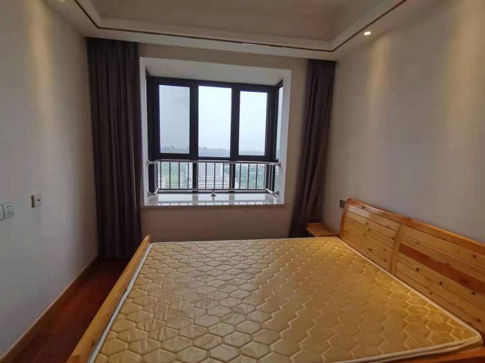 中南世纪花城三期 3室1厅1卫 178m&sup2;