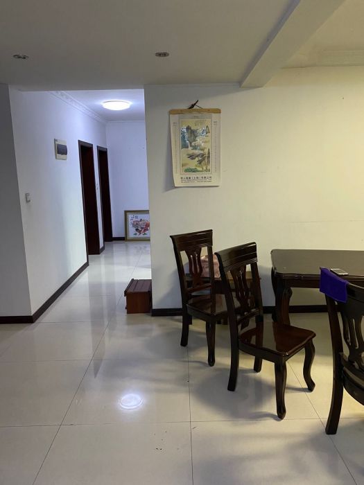 高迪晶城 3室2厅1卫 156m&sup2;