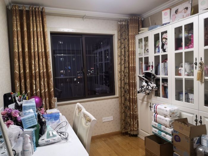 华强城 4室2厅2卫 158m&sup2;