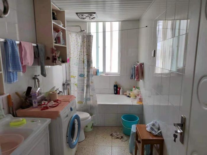 金辉花园 3室2厅1卫 139m&sup2;