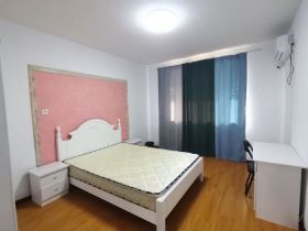 景河苑 5室厅1卫 145m&sup2;