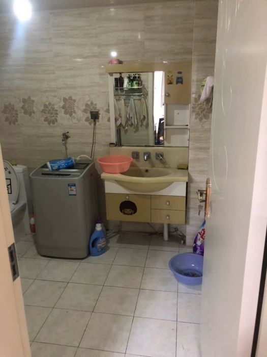 秦灶新村 2室1厅1卫 90m&sup2;