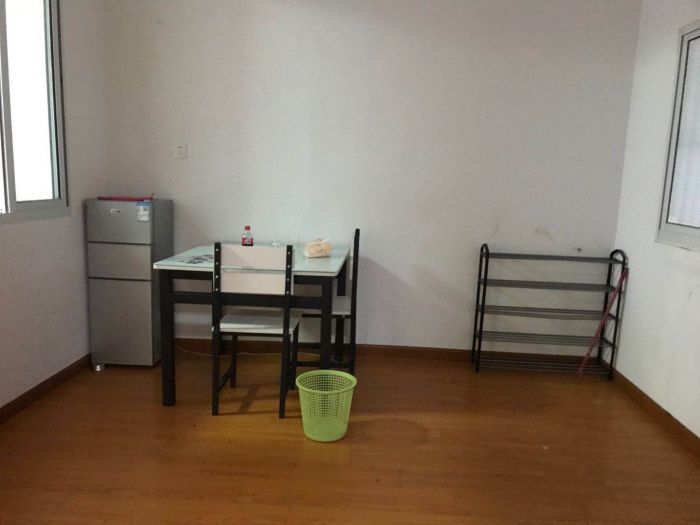 任港路新村 1室2厅1卫 56m&sup2;