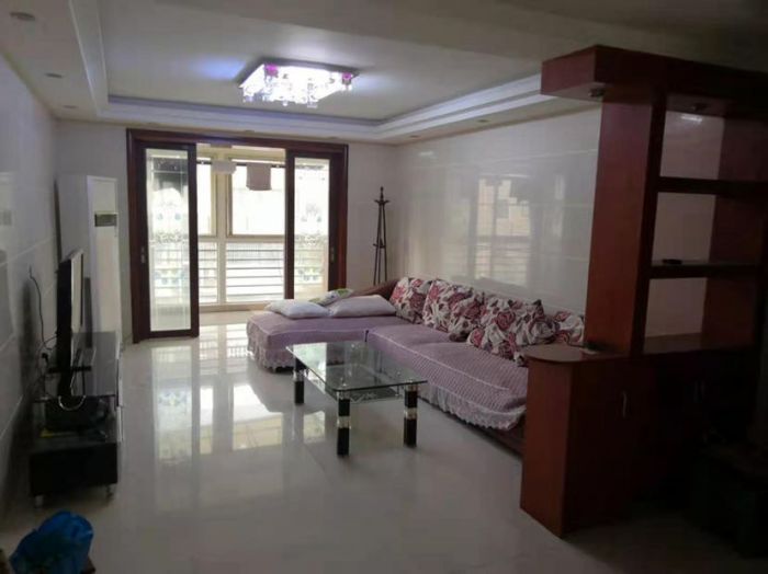 天虹花园 3室2厅1卫 112m&sup2;