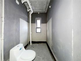 万科翡翠东第 5室2厅2卫 140m&sup2;