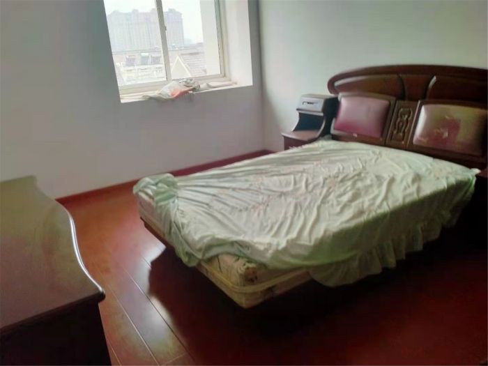 春晖花园 3室2厅2卫 130m&sup2;