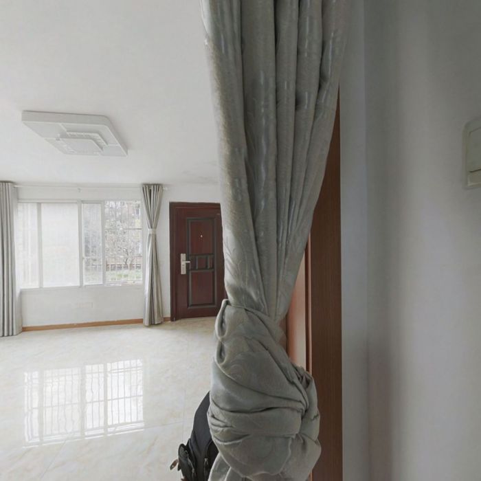 易家桥新村 1室1厅1卫 43m&sup2;