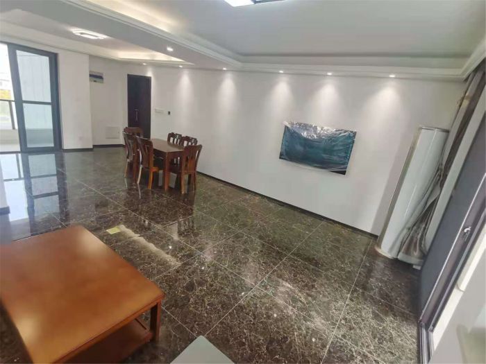 云樾东方 3室2厅2卫 136m&sup2;