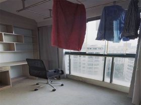 凤凰莱茵苑 1室1厅1卫 42m&sup2;