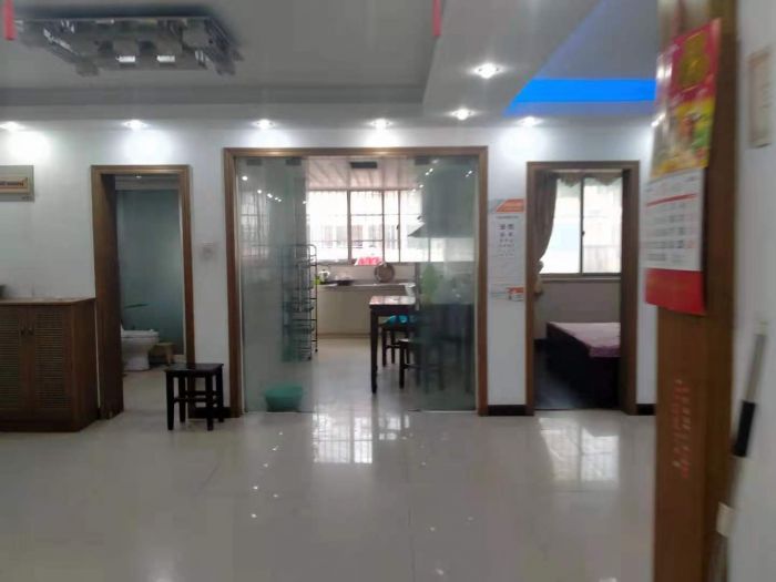 新胜花苑 3室2厅1卫 125m&sup2;