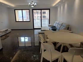 云樾东方 3室2厅2卫 135m&sup2;