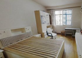 城港新村 3室1厅1卫 71m&sup2;